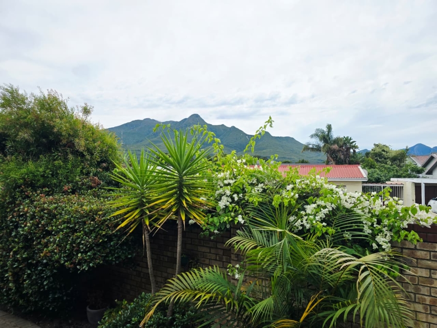 4 Bedroom Property for Sale in Dormehls Drift Western Cape